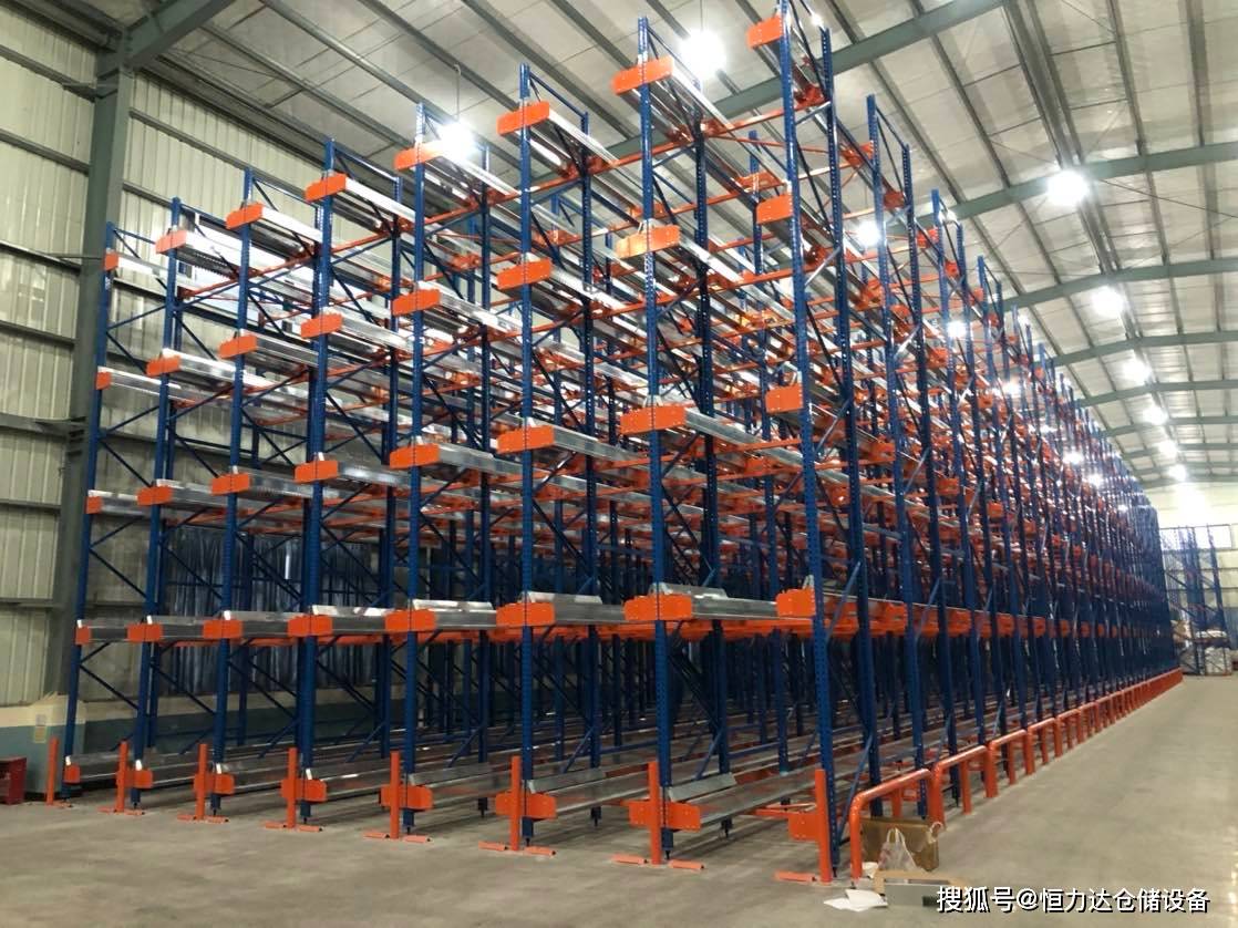 為何越來越多的企業(yè)選擇穿梭車貨架？
